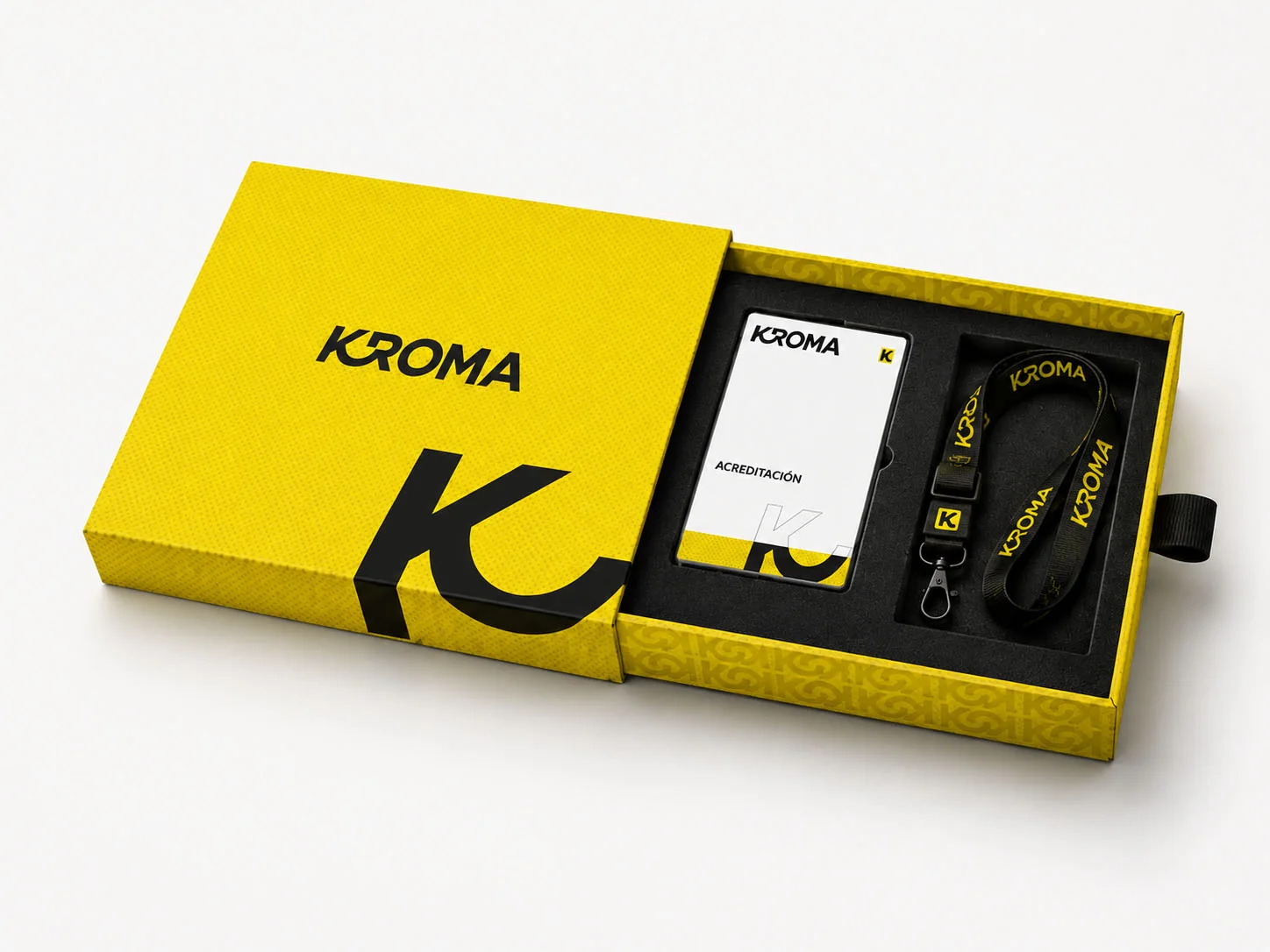 Kit de bienvenida y packaging de Kroma