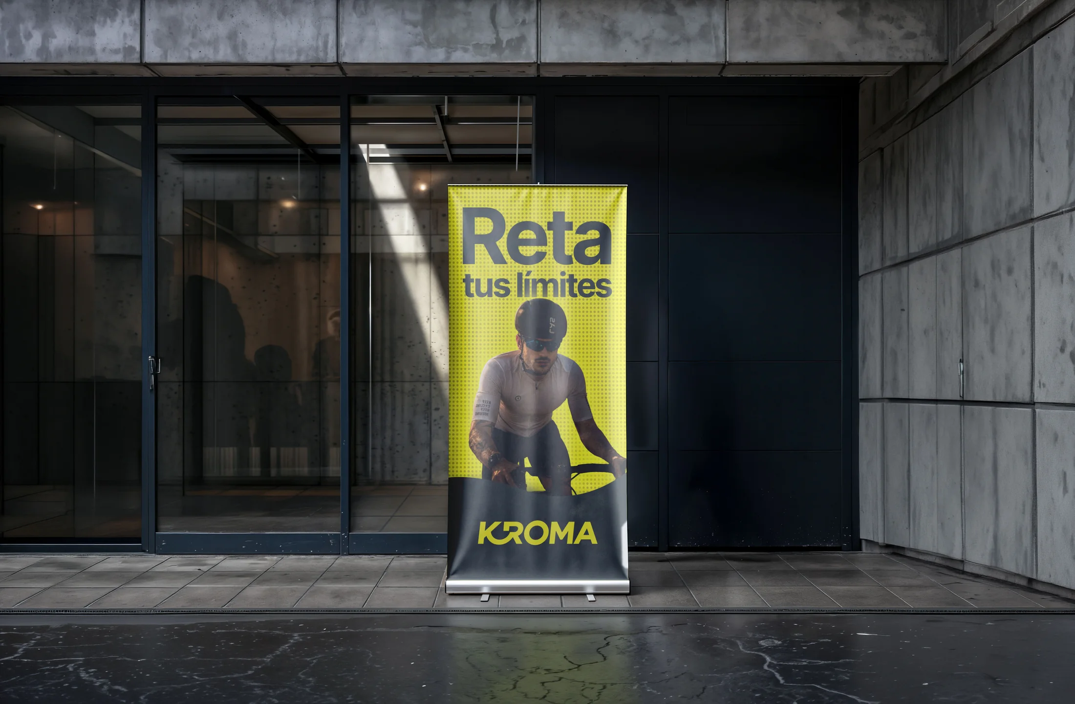 Cartel exterior de Kroma